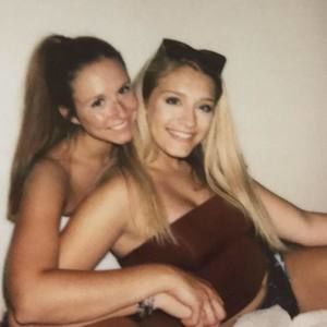 Meet your Posher, Cara